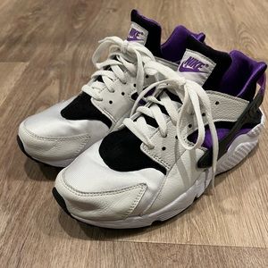 NIKE Air huarache run 91 like new condition!
